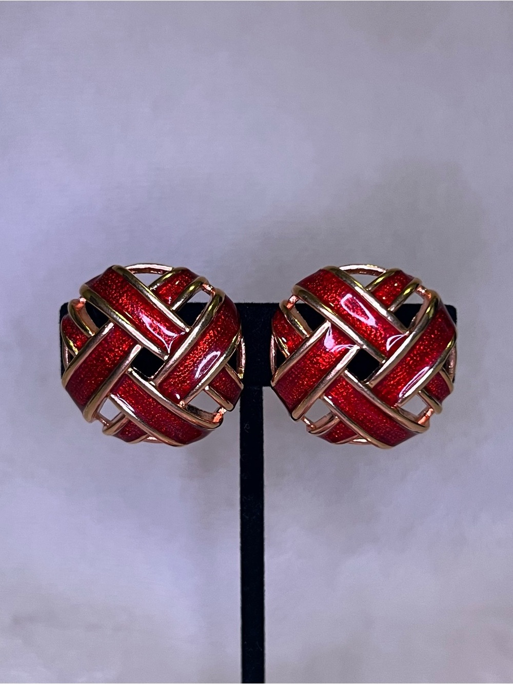 Avon Bold Basket Weave Clip On Earrings - Picture 1 of 4